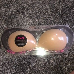 Adhesive bra